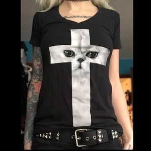 Cat cross v neck tee
